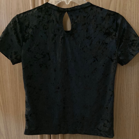 Hollister Black Velvet/Velour Short Sleeve Keyhole Back Top - Picture 3 of 3